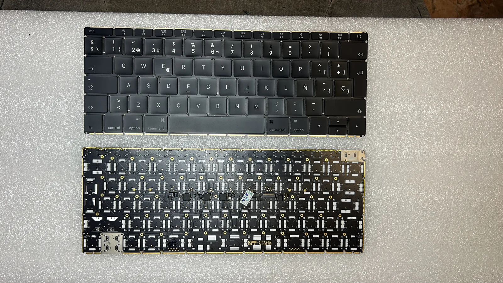 Parte trasera del teclado A1534 2016-2017 con lámina de retroiluminación LED