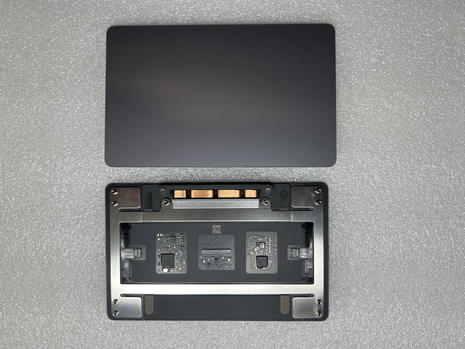 Trackpad original Apple A2442 color gris espacial para MacBook Pro 14" M1 Pro/Max (2021)
