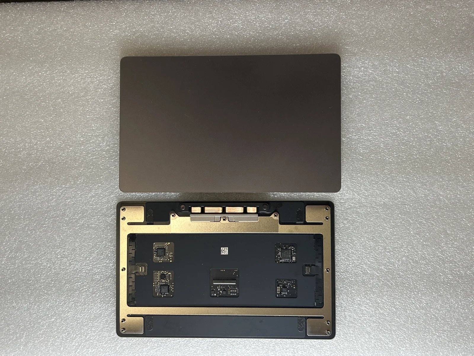 Trackpad original Apple A2485 color gris espacial para MacBook Pro 16" M1 Pro/Max (2021)