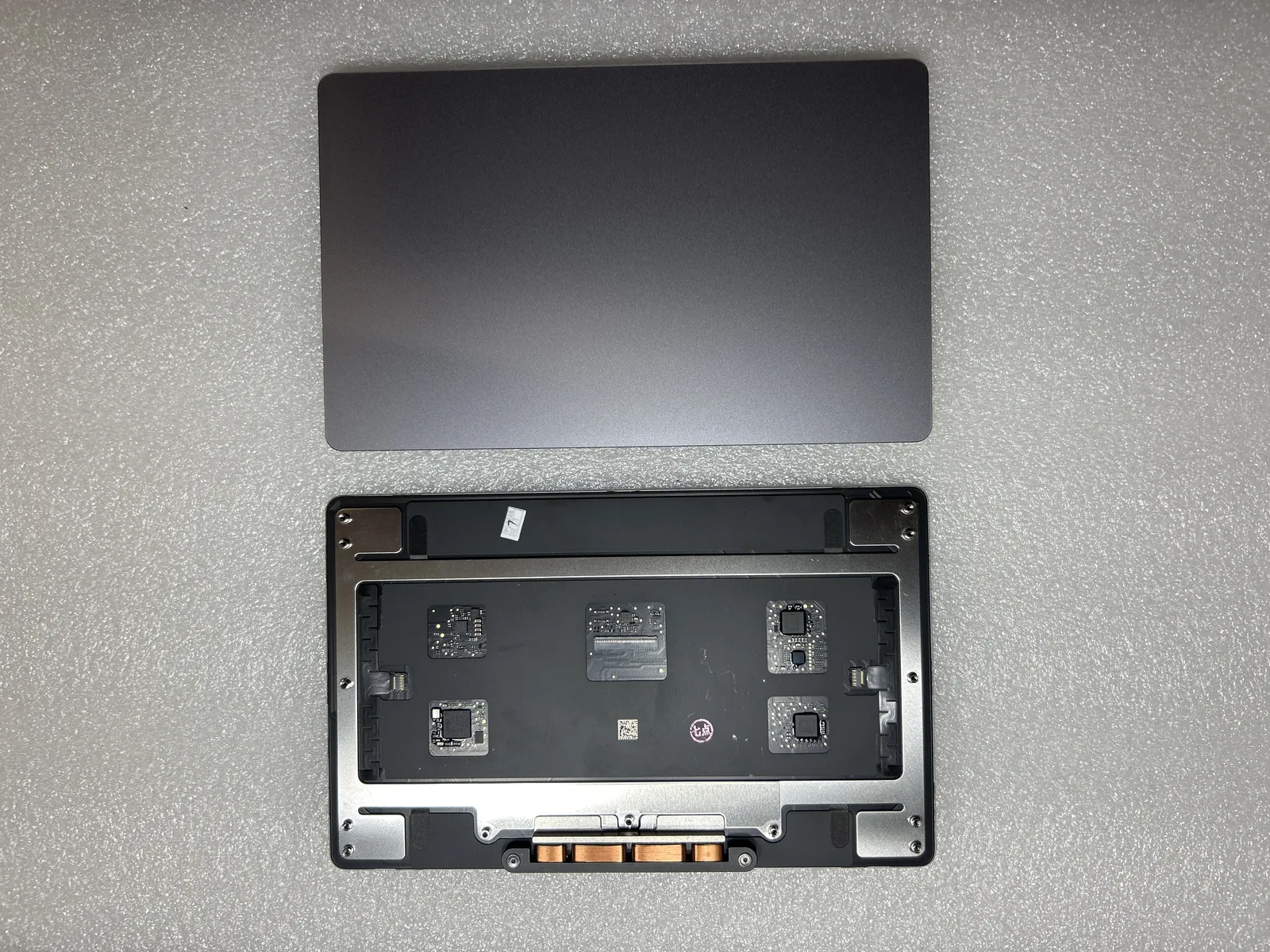 Trackpad original Apple A2780 color gris espacial para MacBook Pro 16" M2 Pro/Max (2023)