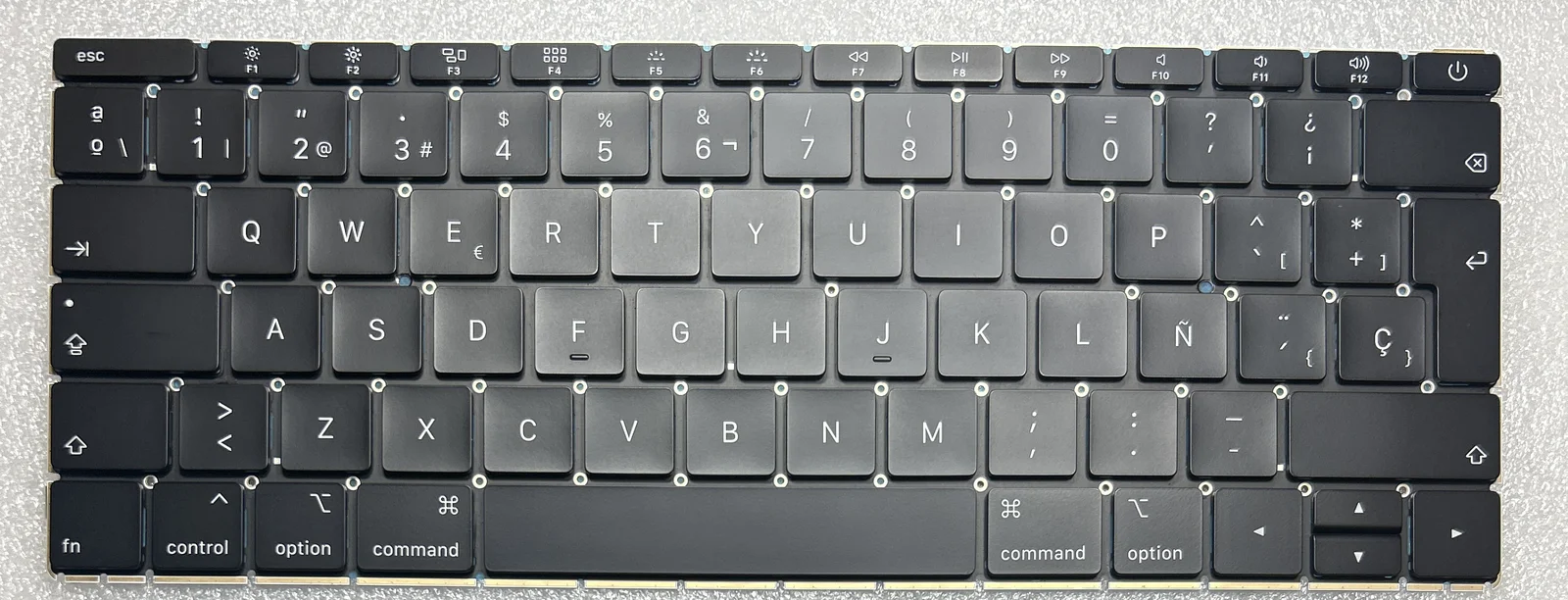 Vista frontal del teclado español A1534 con Ñ para MacBook Retina 12" Early 2015