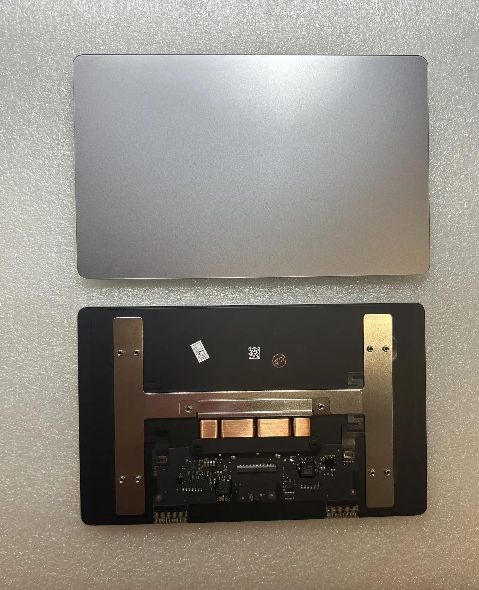 Trackpad original Apple A2941 color gris espacial para MacBook Air 15" M2 (2023)
