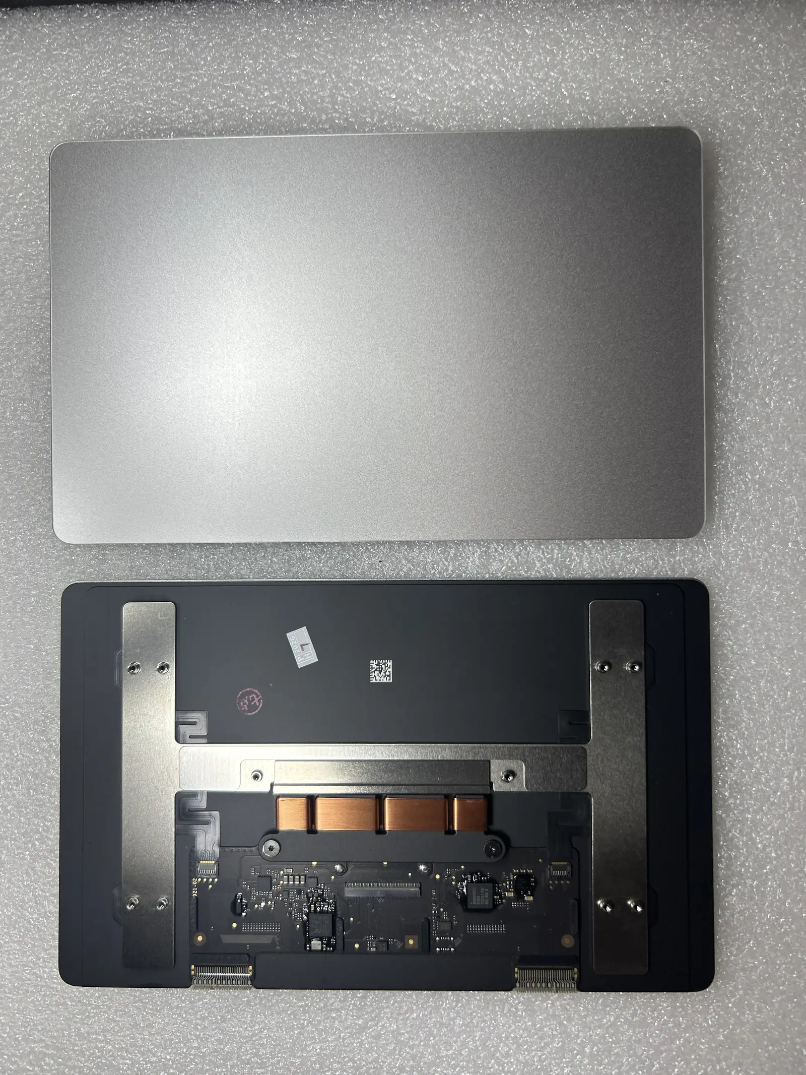 Trackpad original Apple A3241 color plata para MacBook Air 15" M4 (2025)